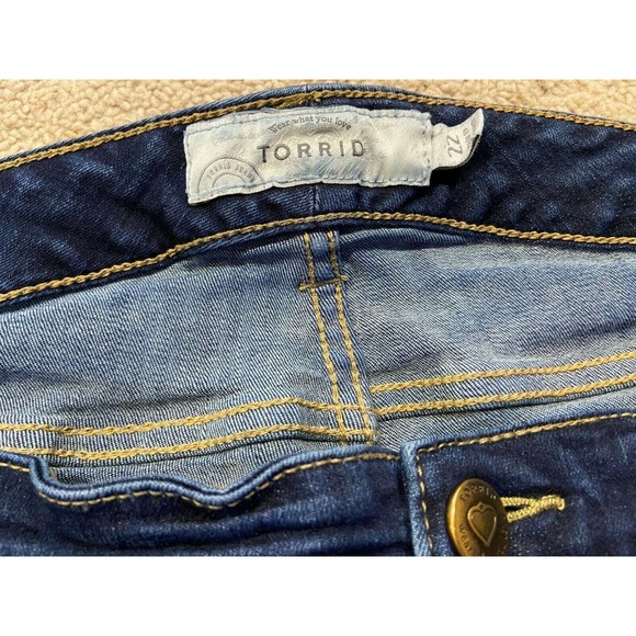 TORRID size 22 BOYFRIEND JEANS (Inseam 31) Z22 - Picture 4 of 5